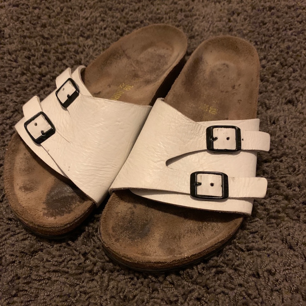 AUTHENTIC WHITE BIRKENSTOCK 39
